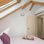 Romantic Attic Apartment