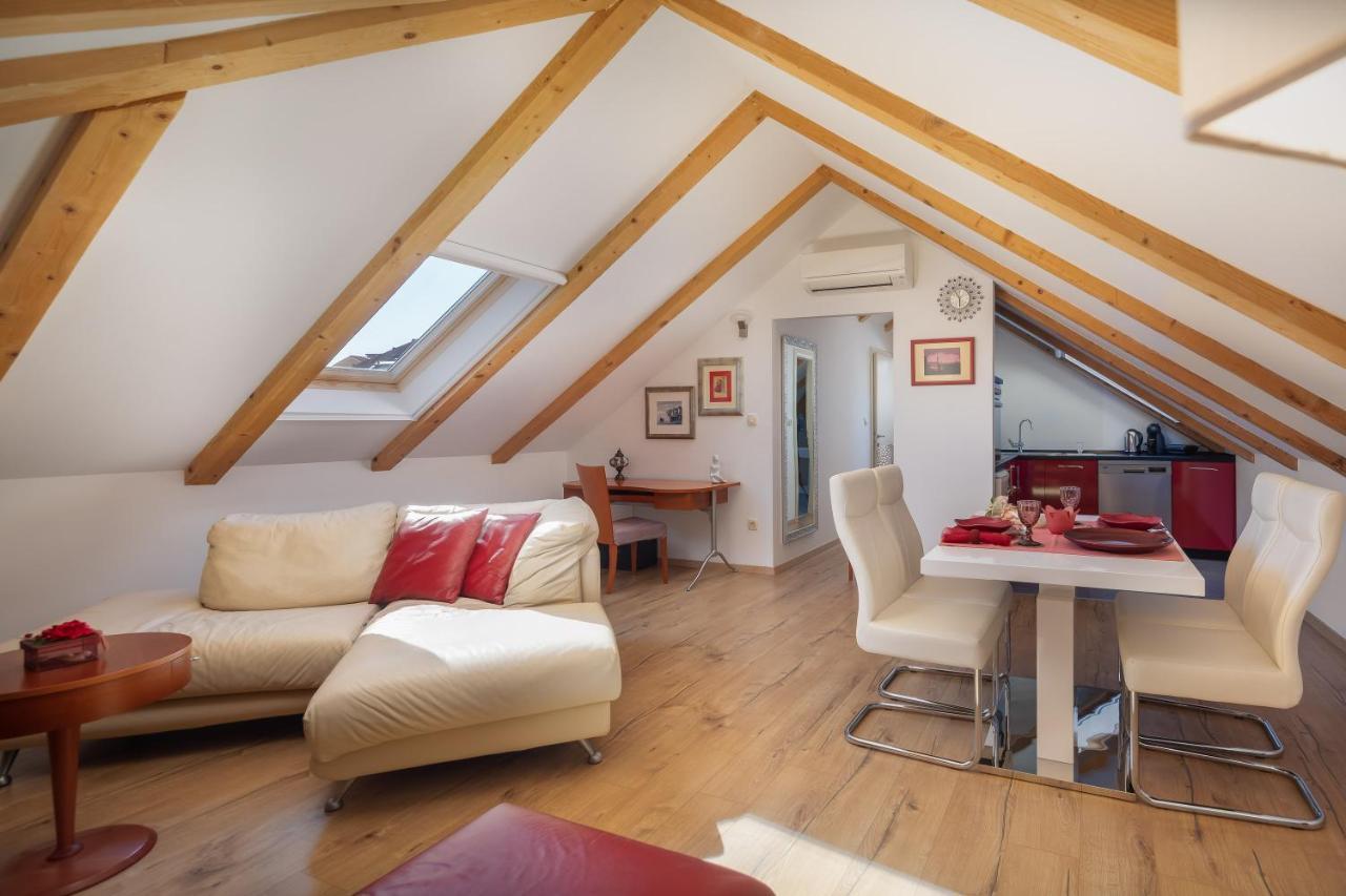 Apartman Romantic Attic *
